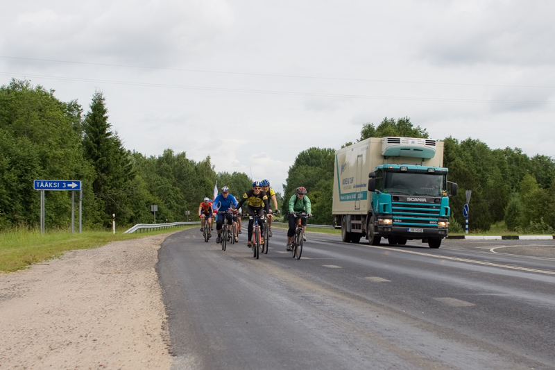 Tääksi teerist läbitud, Viljandisse pole enam palju jäänud. Kell on 11:30